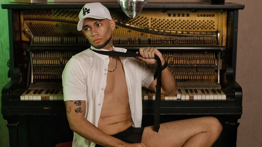 Record Nude DenielTaylor