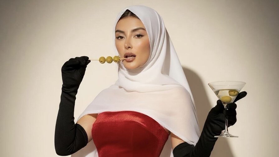 Record Nude HalaiaNoor