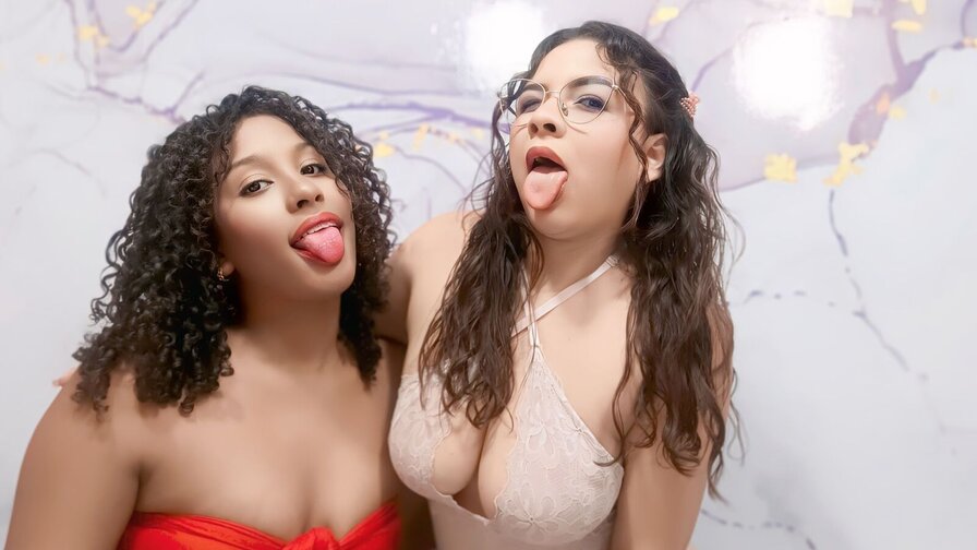 Record Nude MelanieAndDona