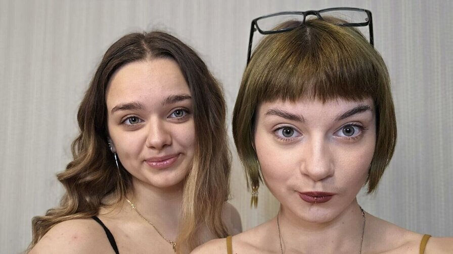 Record Nude NoreenAndJuliana