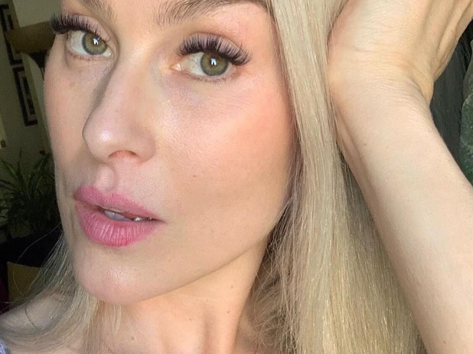 Record Nude OliviaaMoore