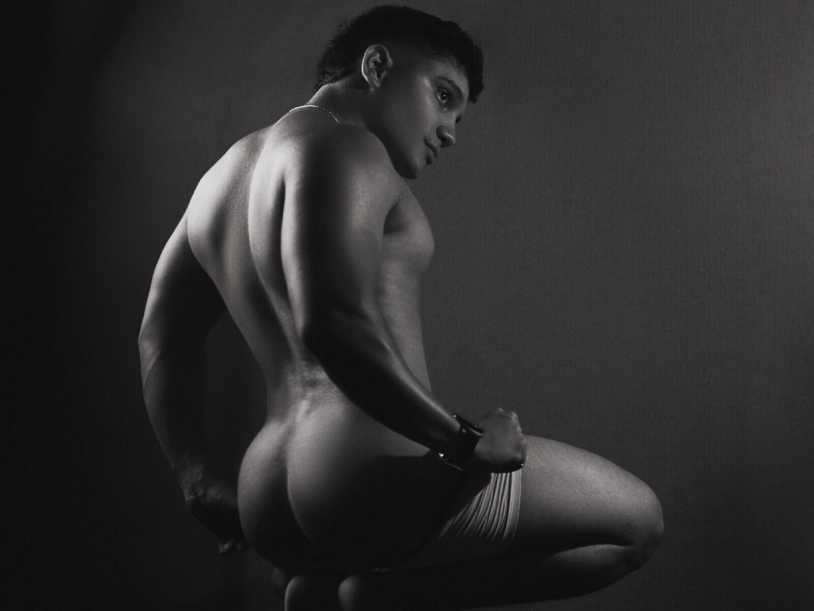 Record Nude RaymondMorris