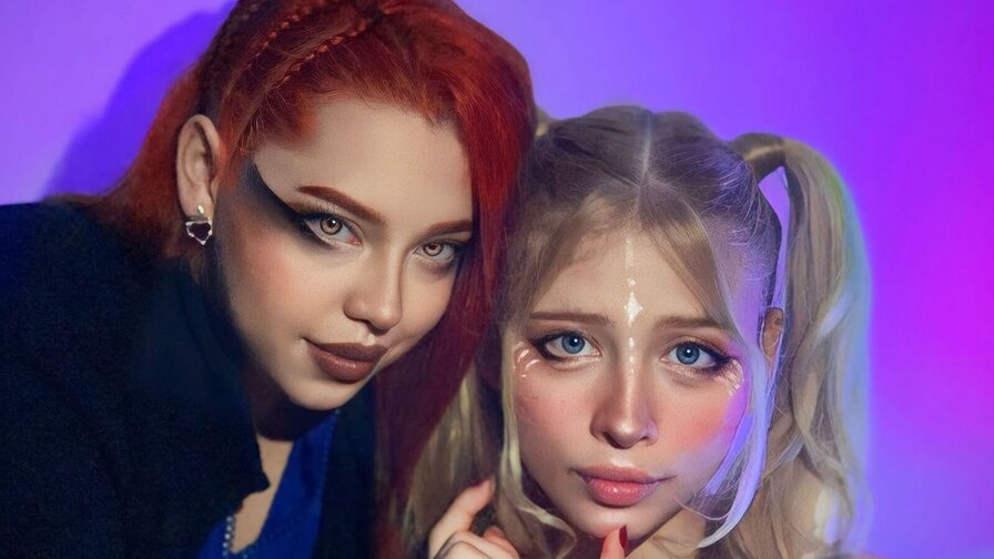 Record Nude ScarlettAndHolly
